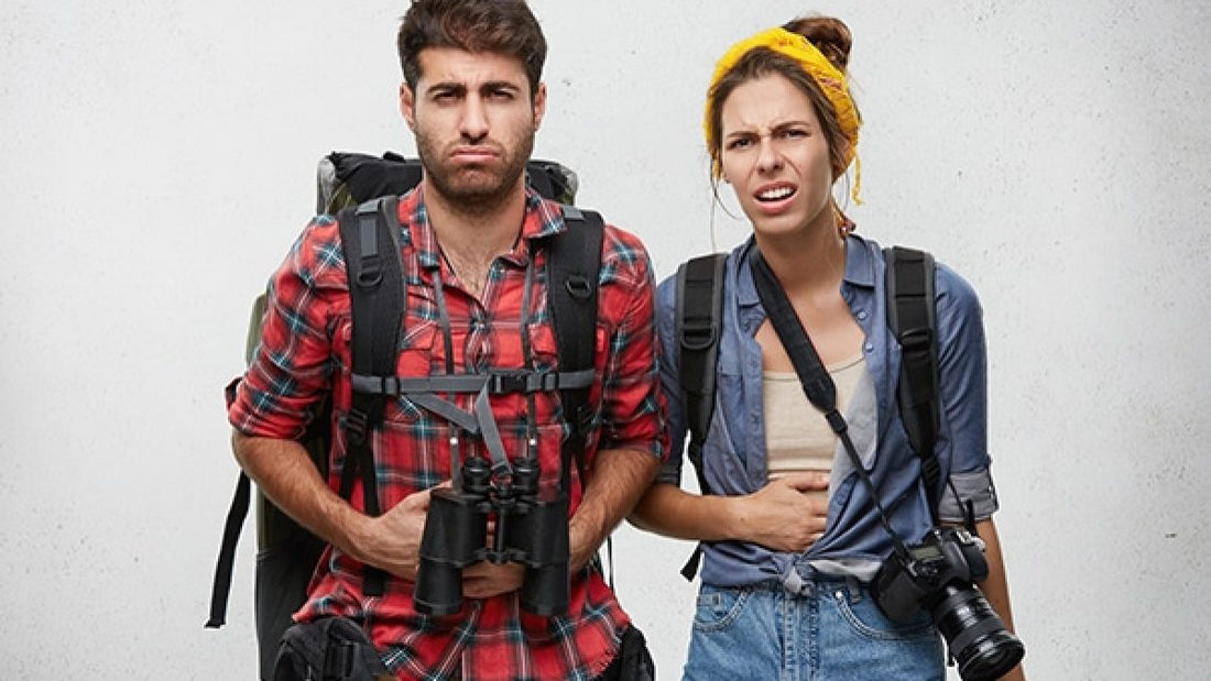 Turistas con malestar estomacal por diarrea del viajero, ejemplo de cómo los probióticos como Pisalak ayudan